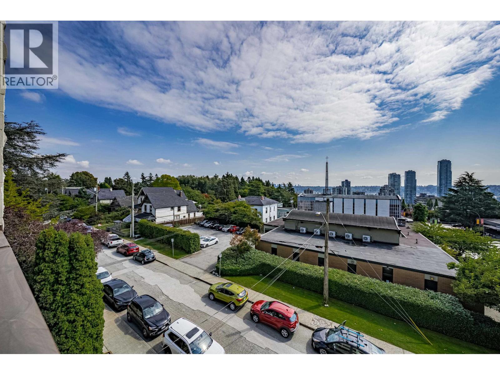 302 225 SIXTH STREET, New Westminster