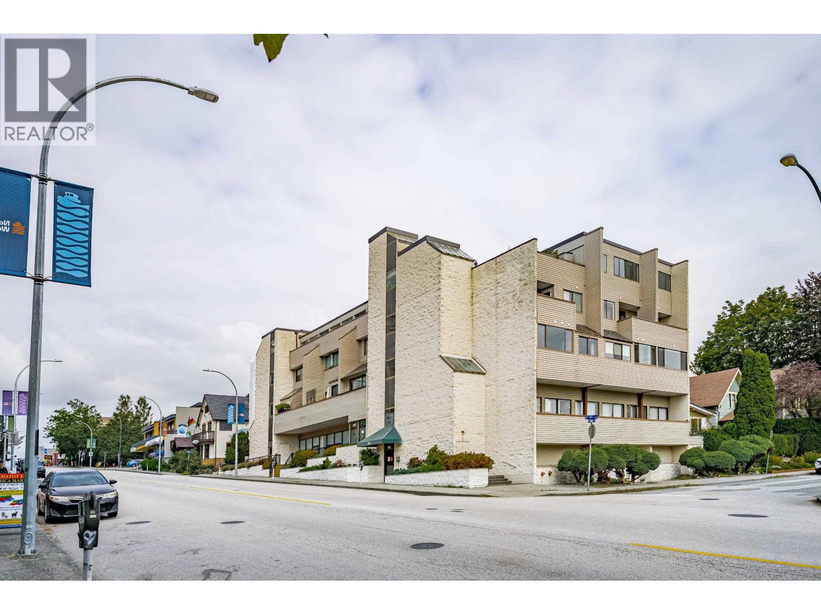 302 225 SIXTH STREET, New Westminster