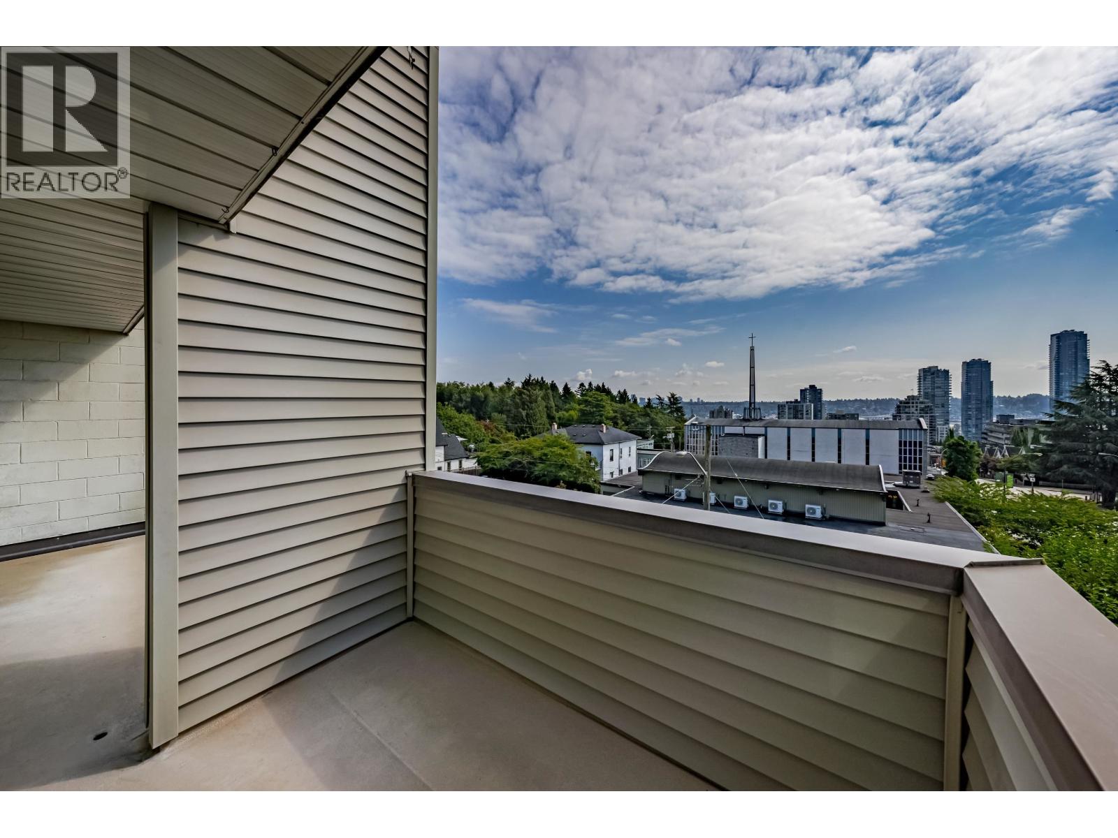 302 225 SIXTH STREET, New Westminster