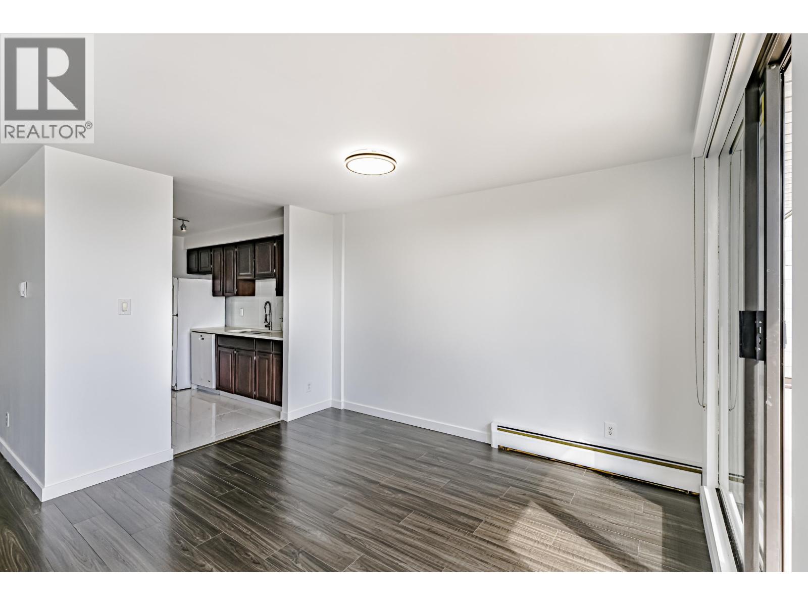 302 225 SIXTH STREET, New Westminster