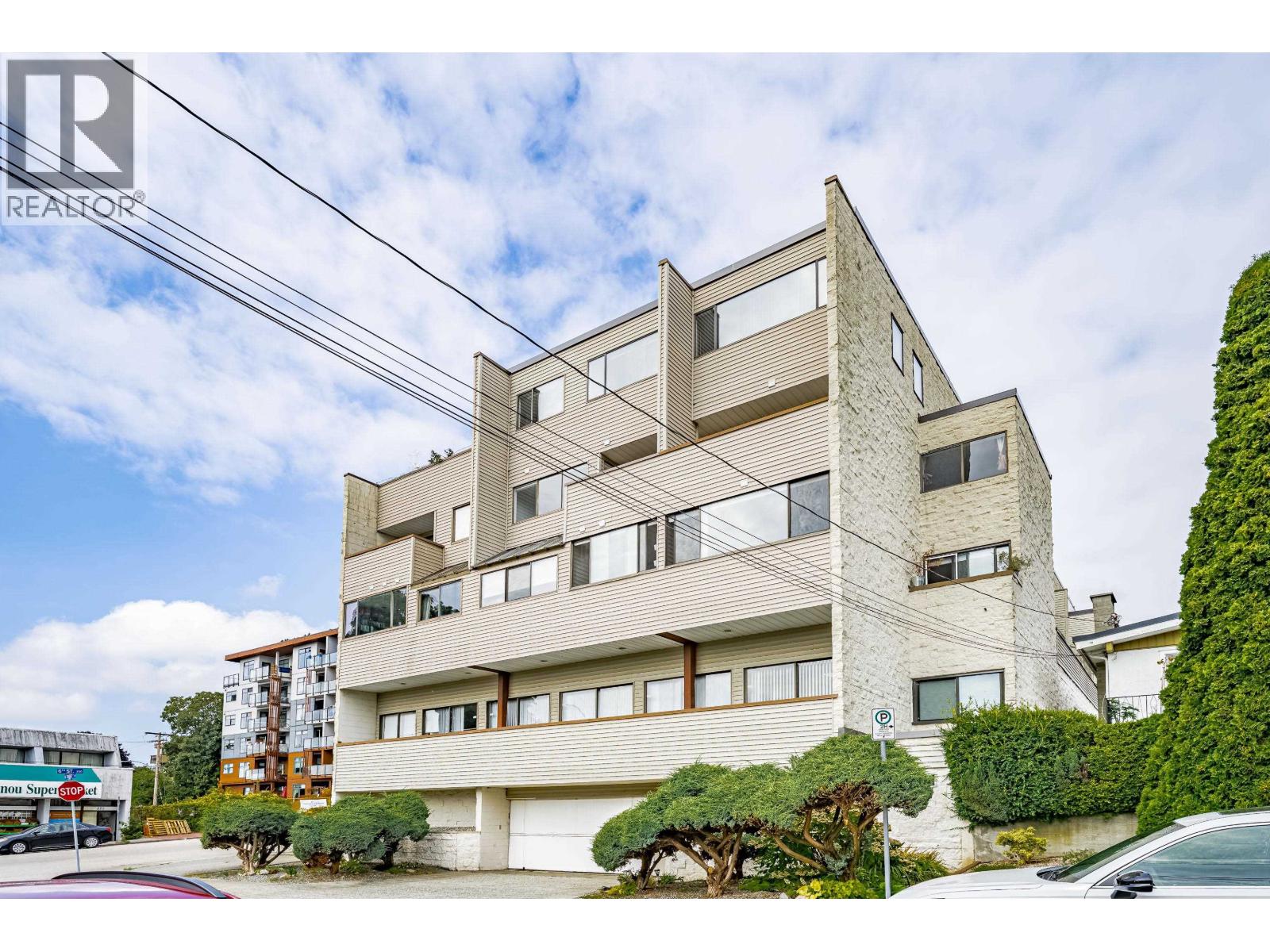 302 225 SIXTH STREET, New Westminster