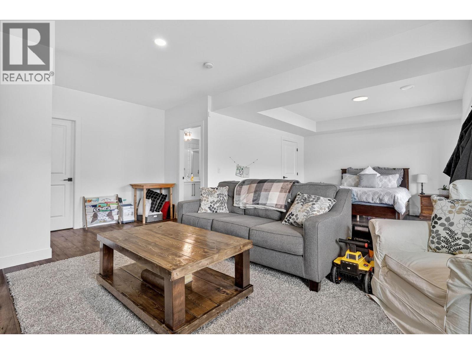 12075 Oceola Road Unit# 25, Lake Country