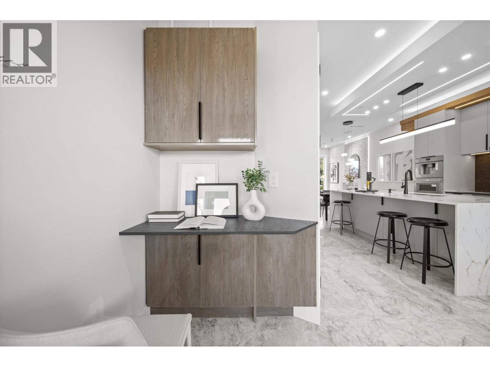 2455 W 10TH AVENUE, Vancouver