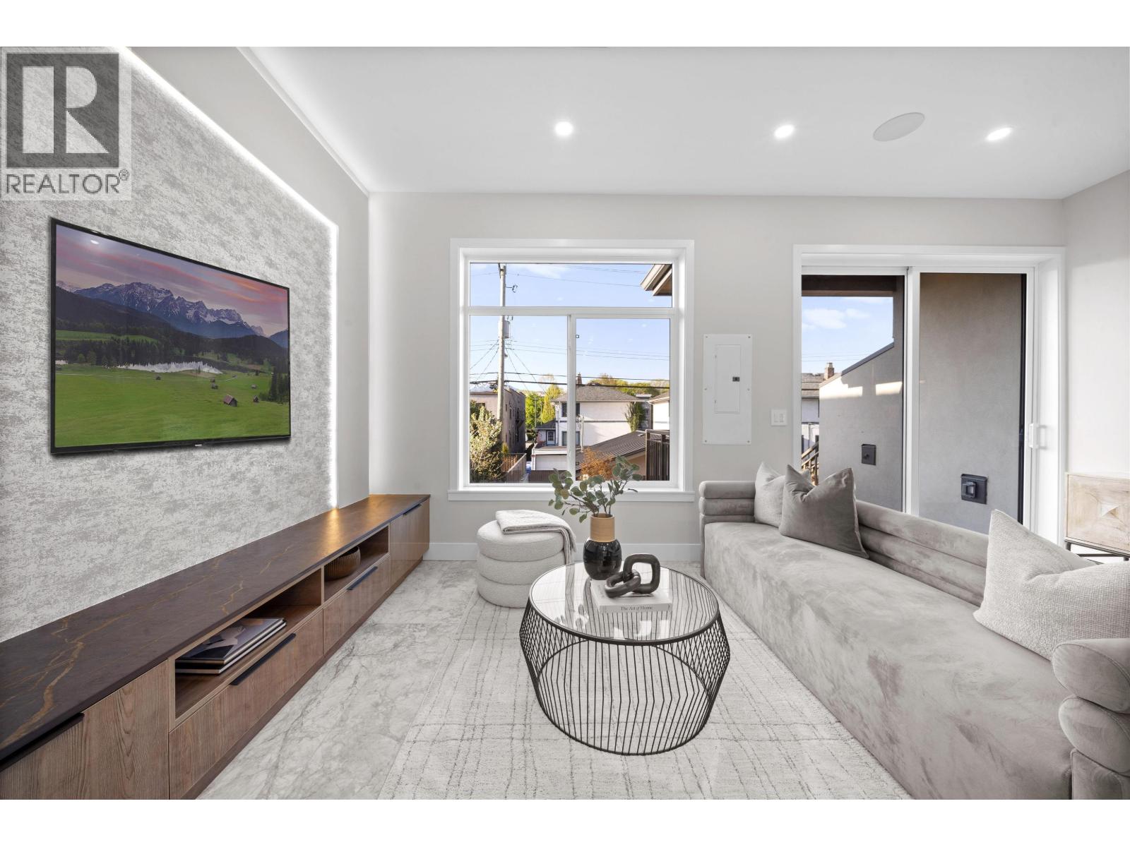 2455 W 10TH AVENUE, Vancouver