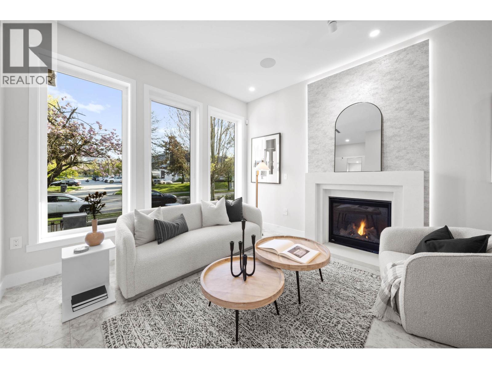 2455 W 10TH AVENUE, Vancouver