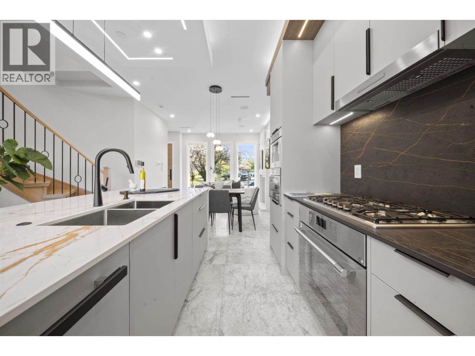 2455 W 10TH AVENUE, Vancouver