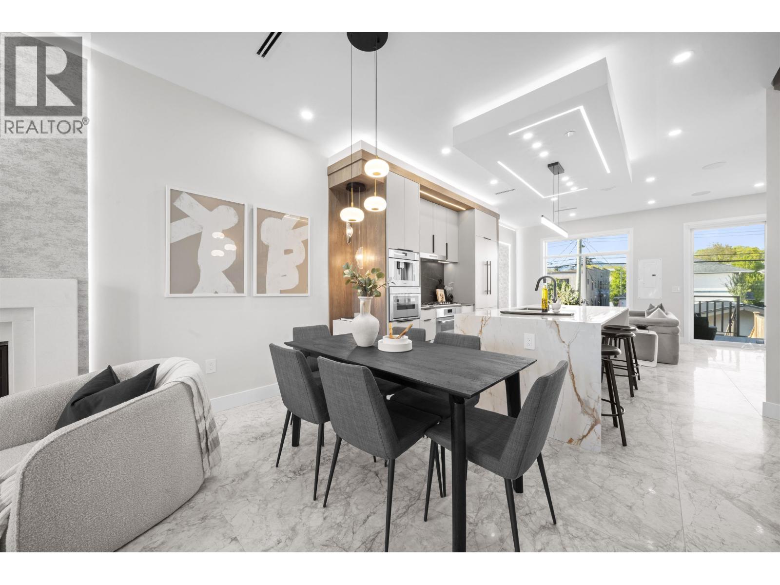 2455 W 10TH AVENUE, Vancouver