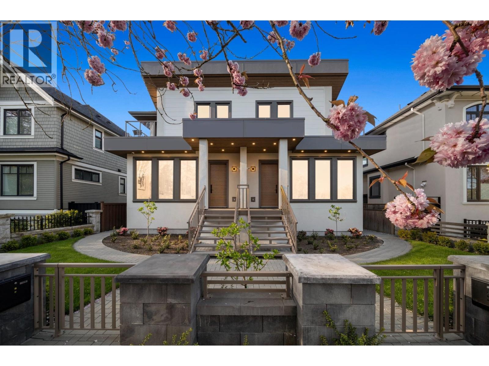 2455 W 10TH AVENUE, Vancouver