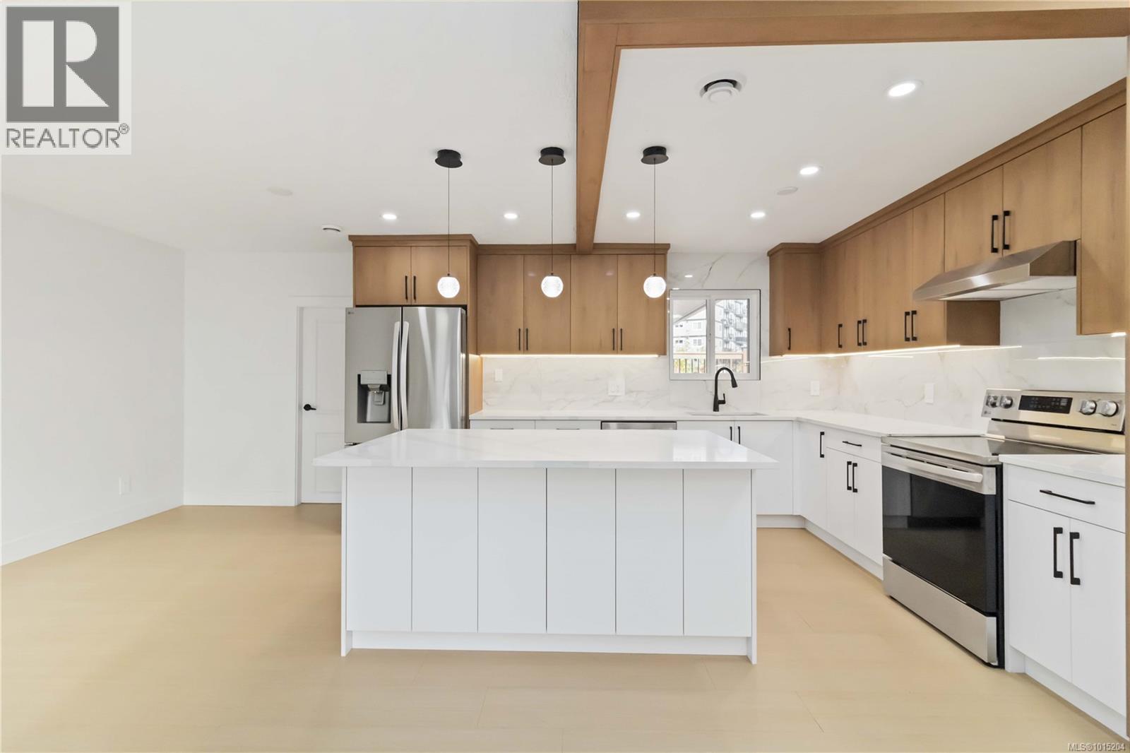  964 Loch Glen Place, Langford