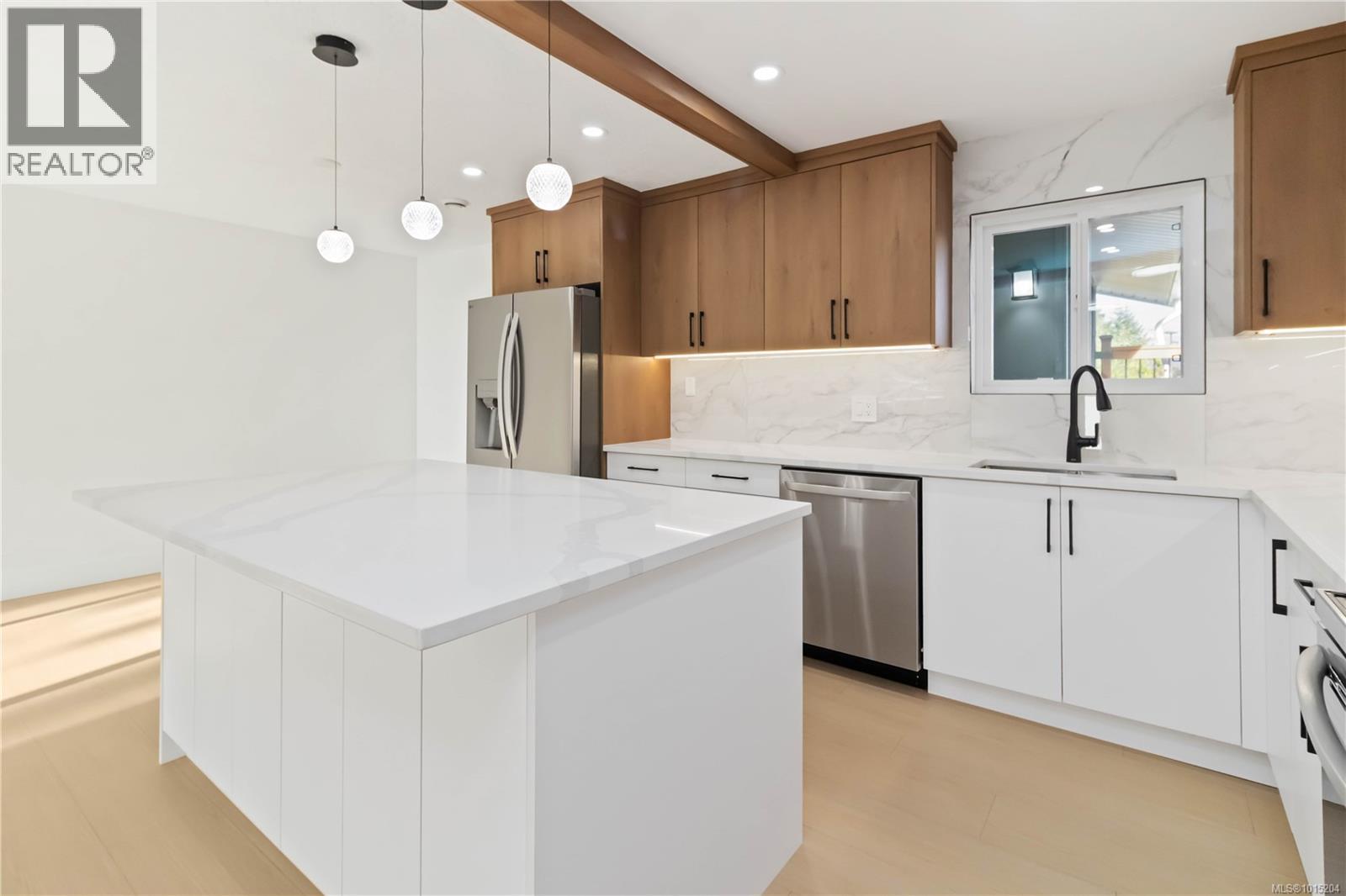  964 Loch Glen Place, Langford