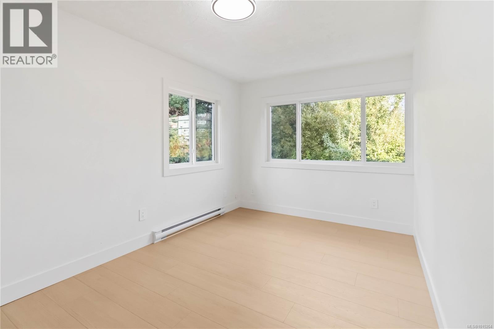  964 Loch Glen Place, Langford