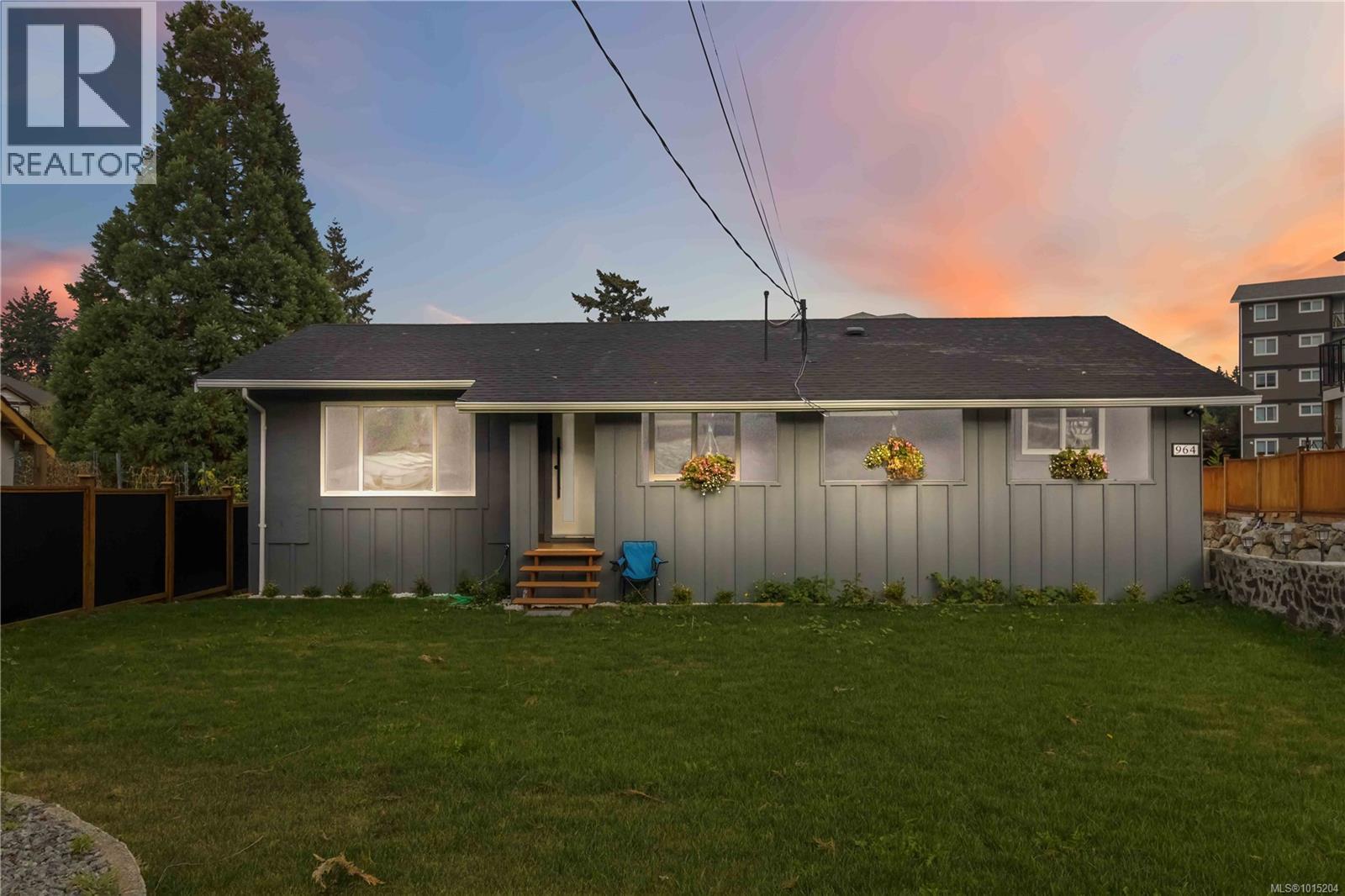  964 Loch Glen Place, Langford