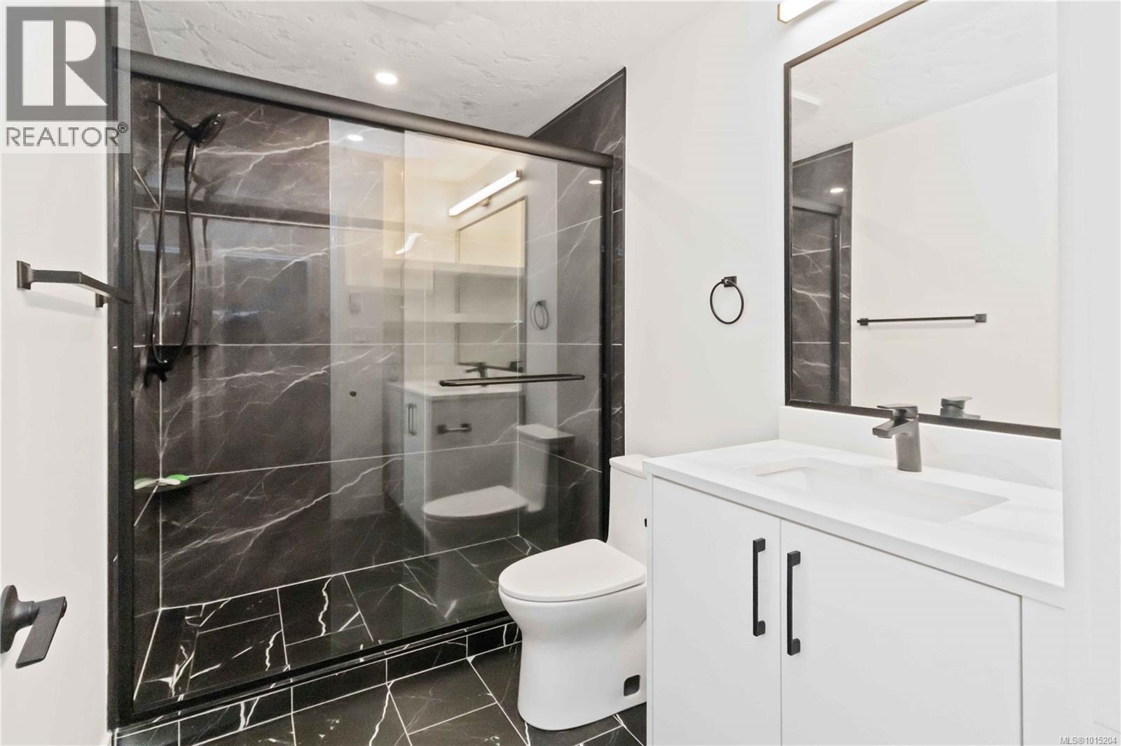  964 Loch Glen Place, Langford