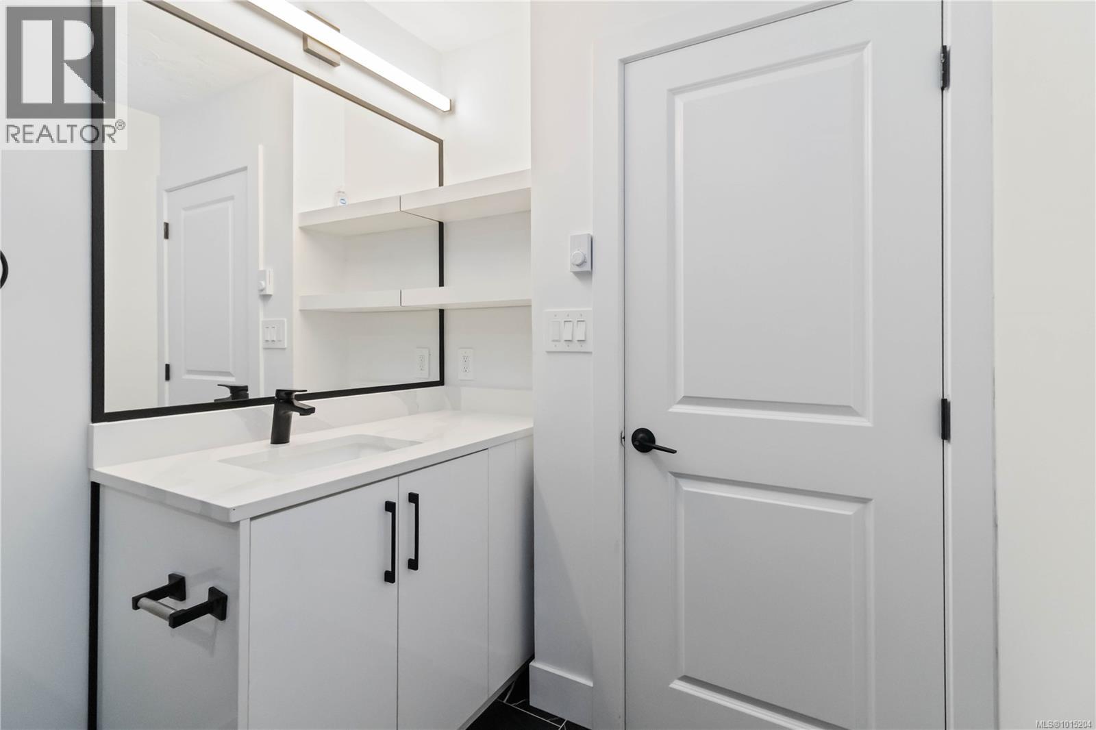 964 Loch Glen Place, Langford