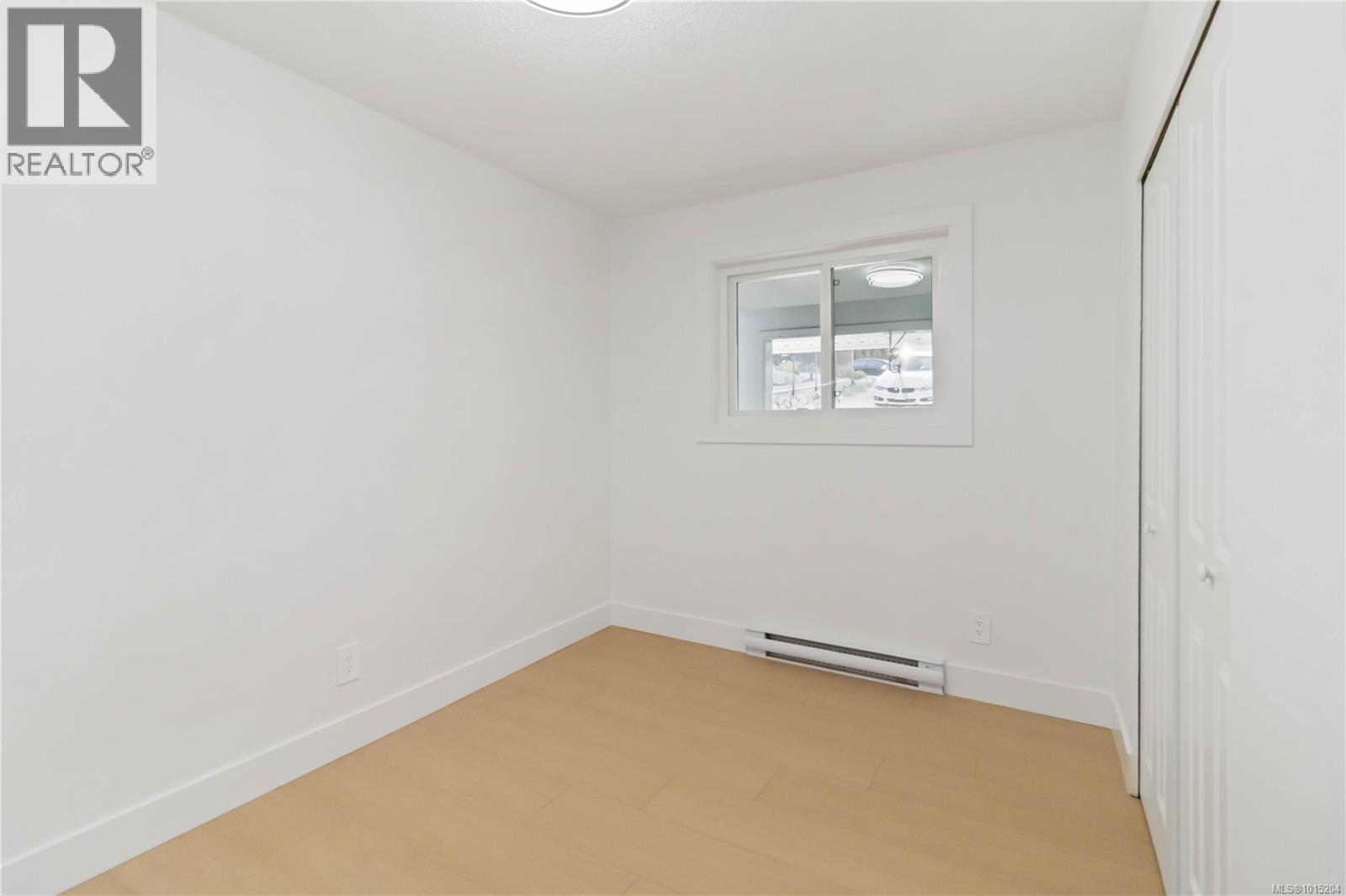  964 Loch Glen Place, Langford