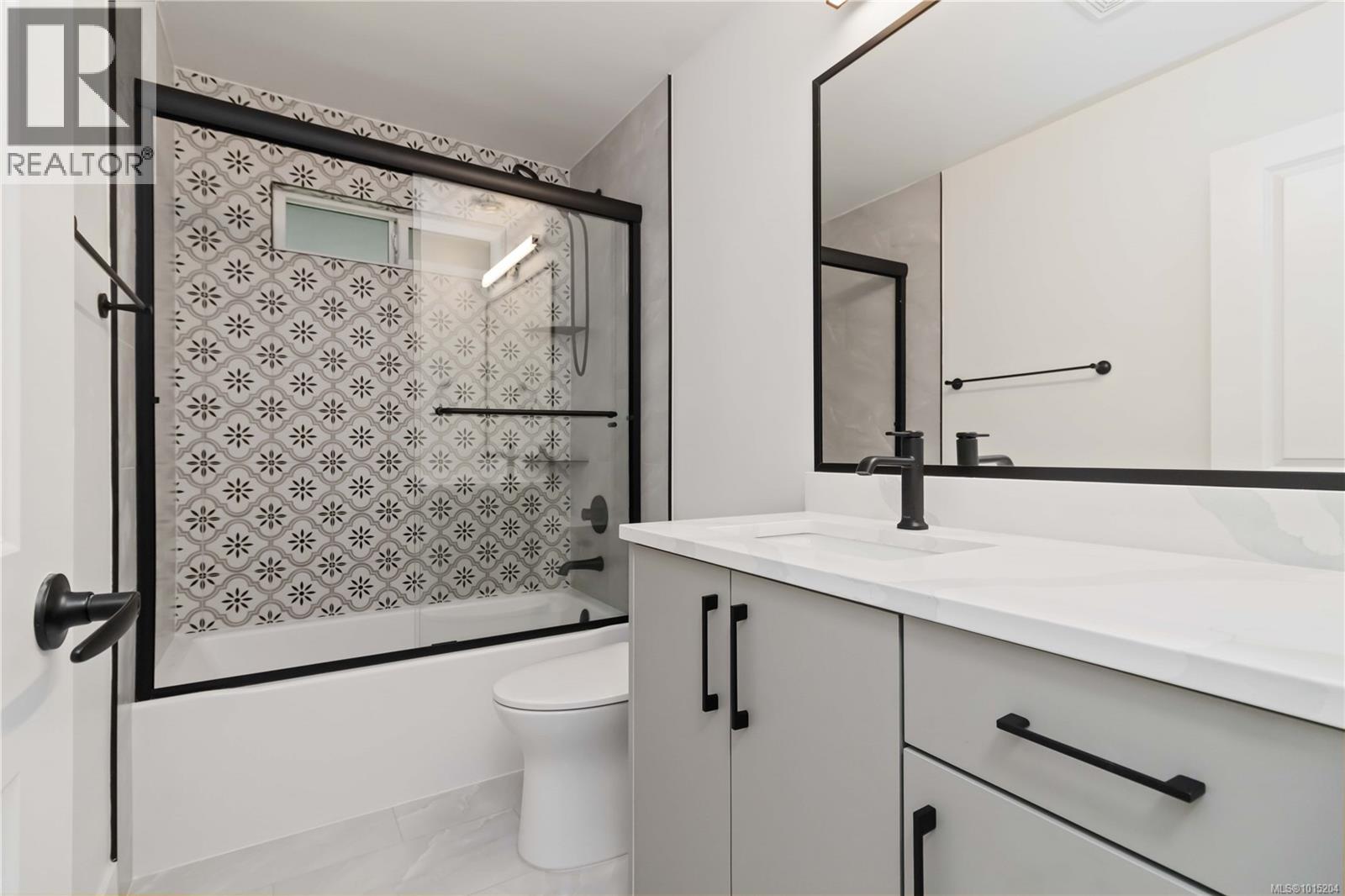  964 Loch Glen Place, Langford