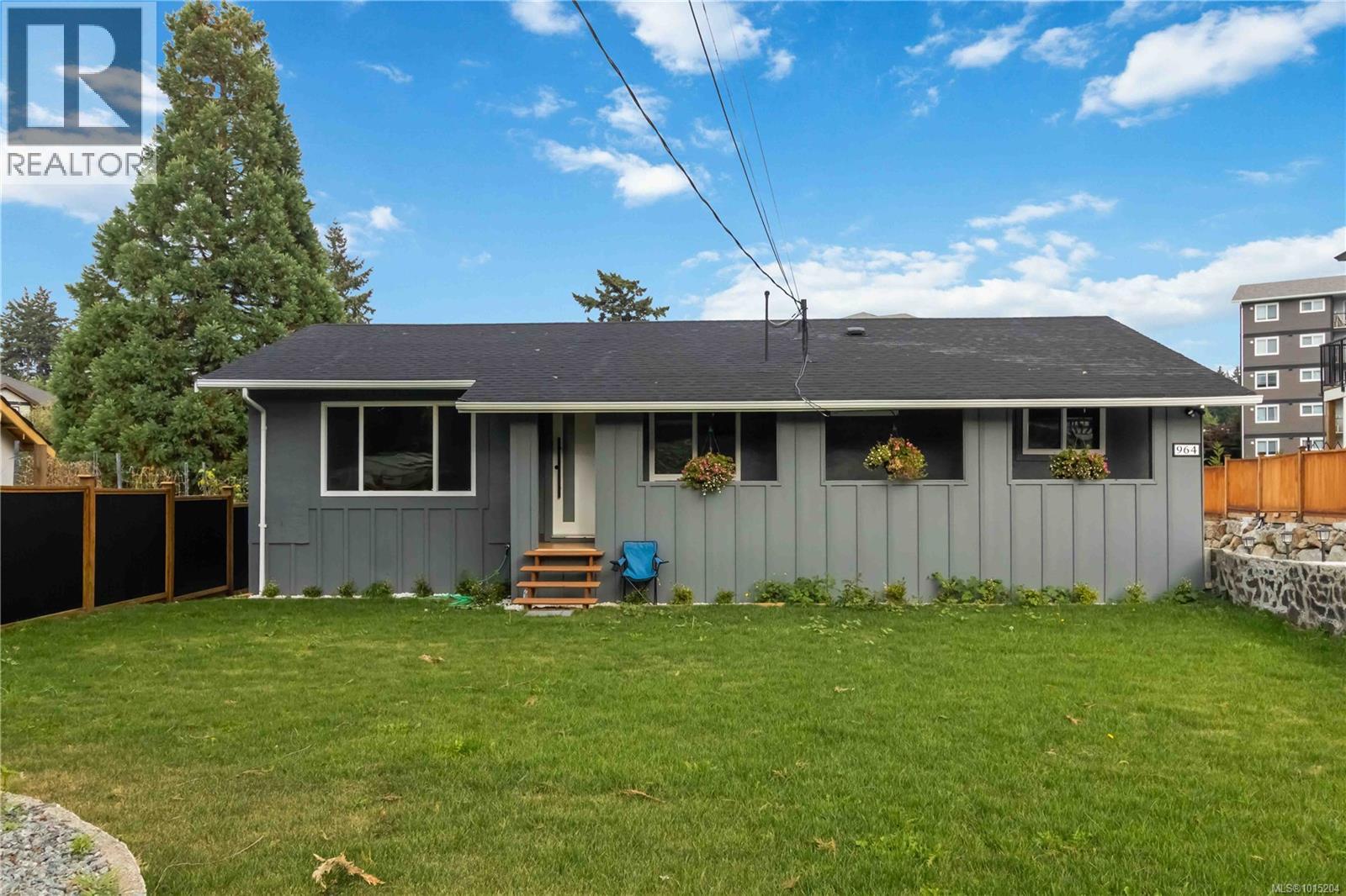  964 Loch Glen Place, Langford
