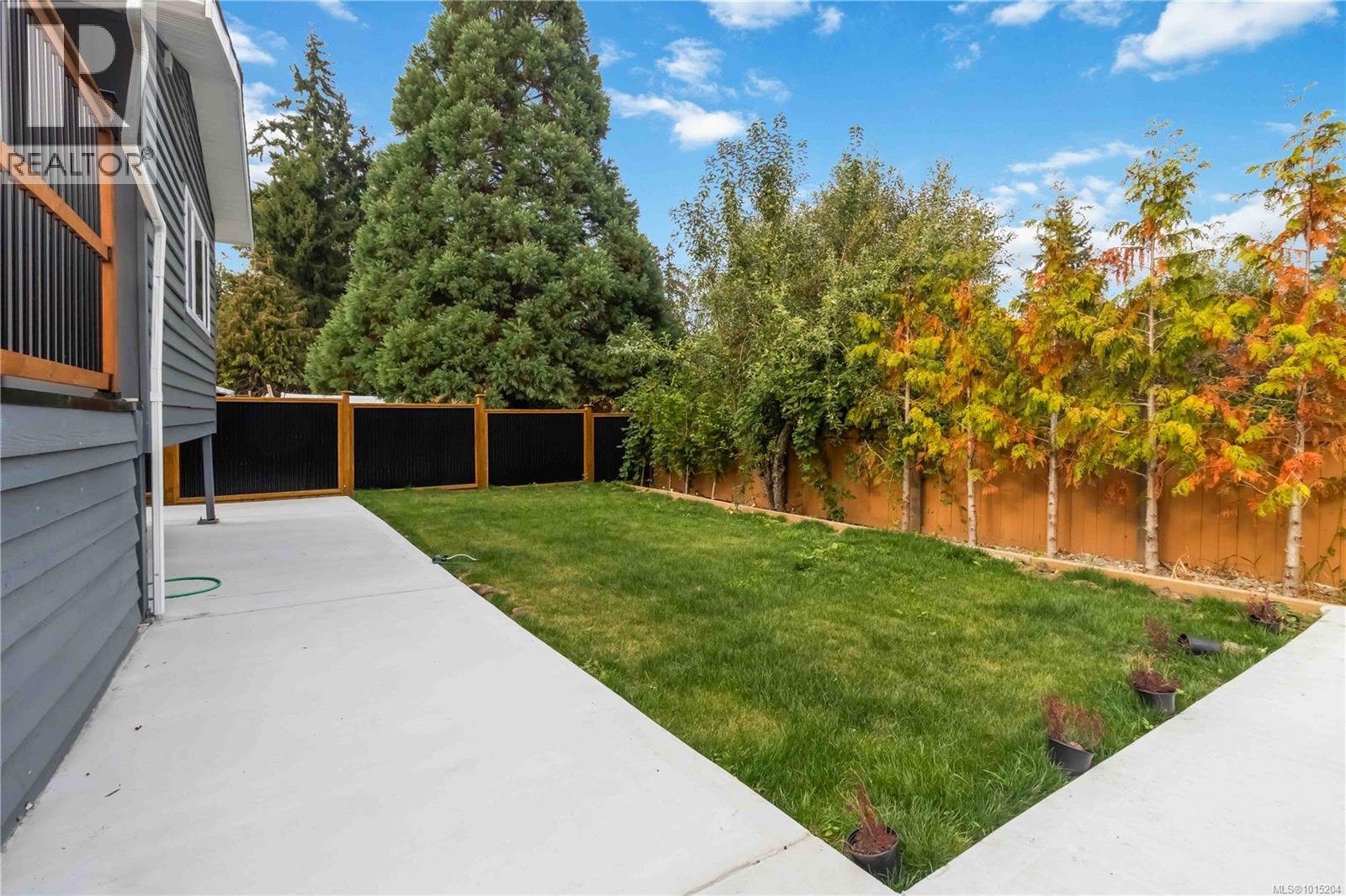  964 Loch Glen Place, Langford
