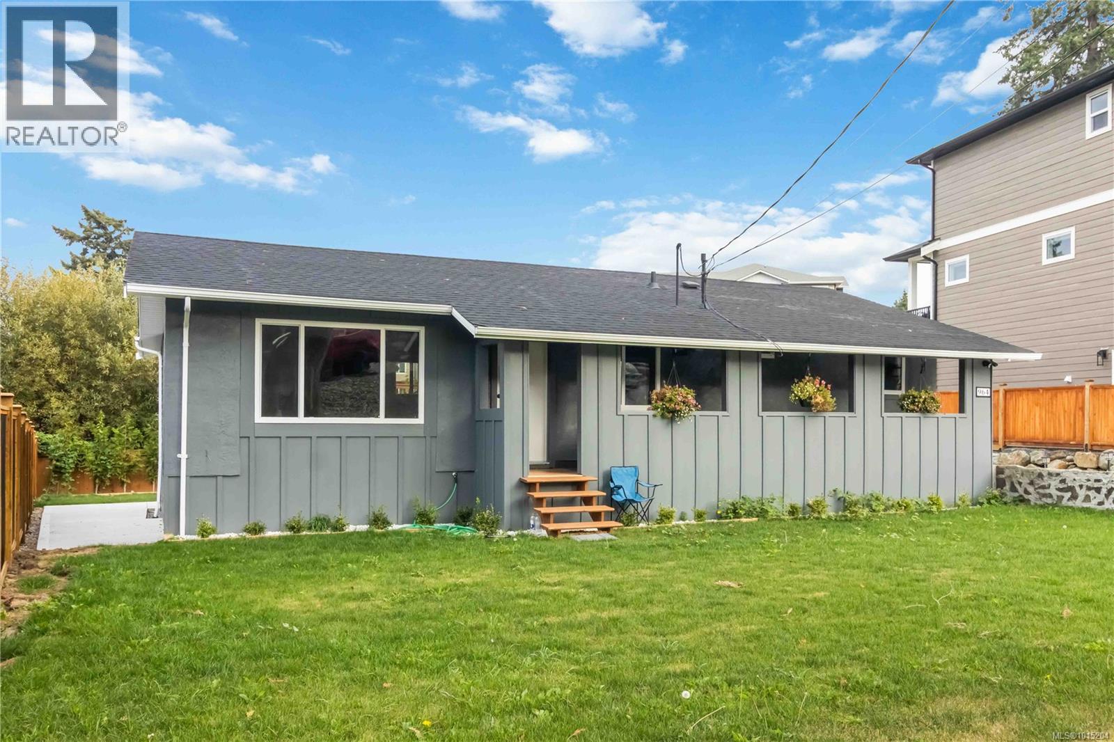  964 Loch Glen Place, Langford
