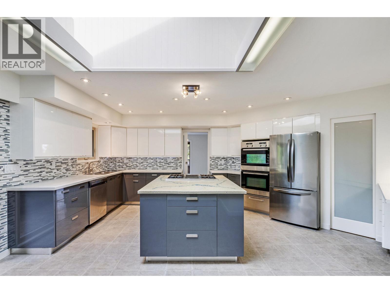 565 TRALEE CRESCENT, Delta