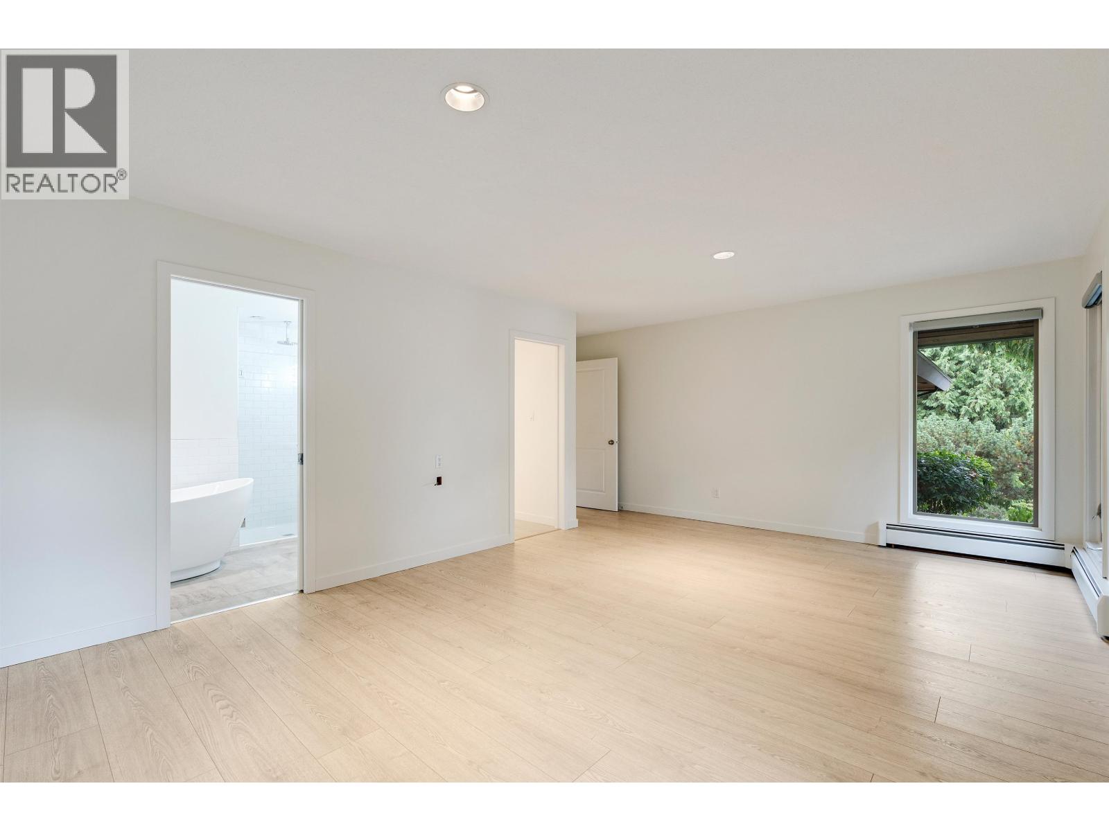 565 TRALEE CRESCENT, Delta