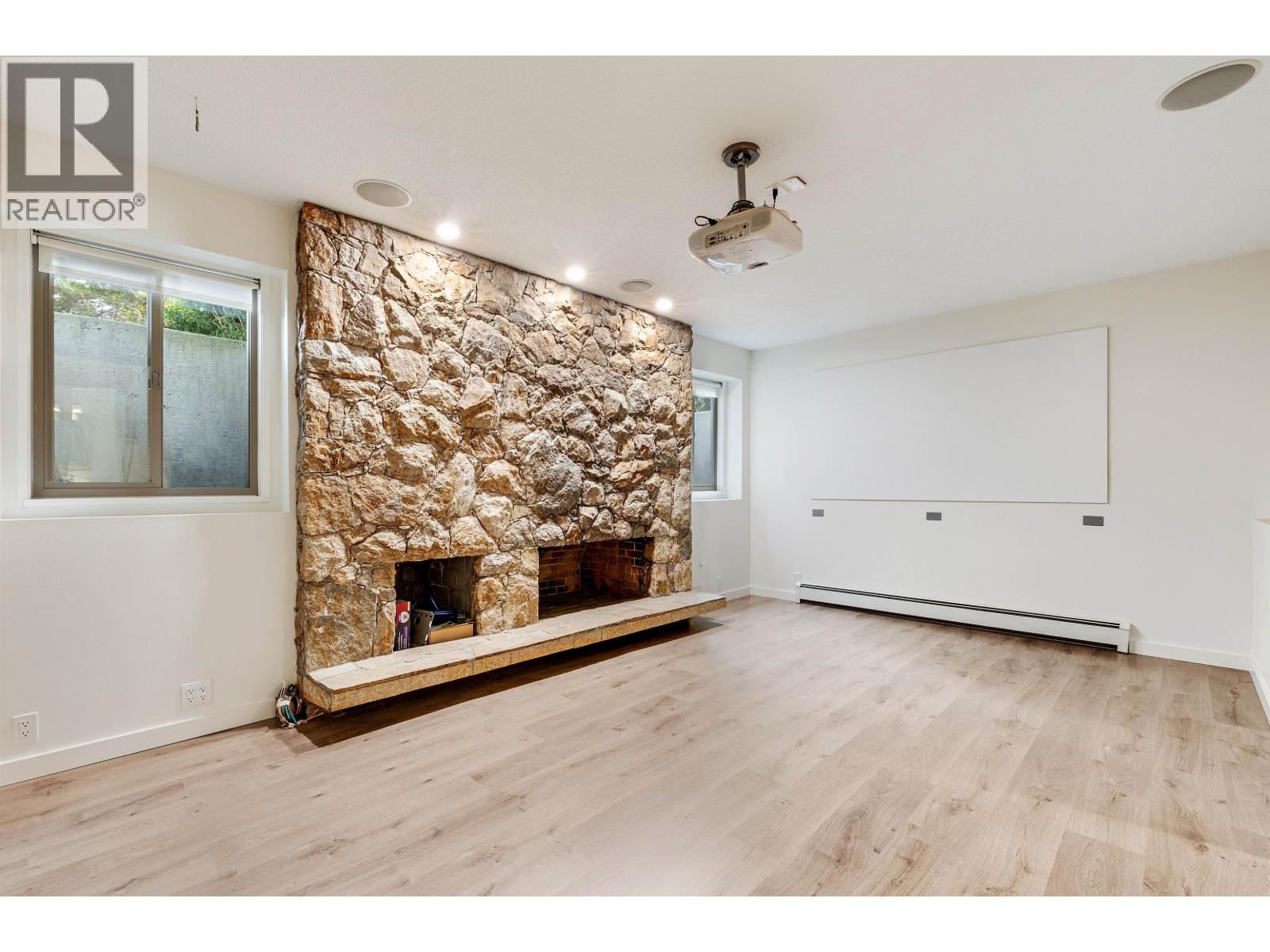 565 TRALEE CRESCENT, Delta