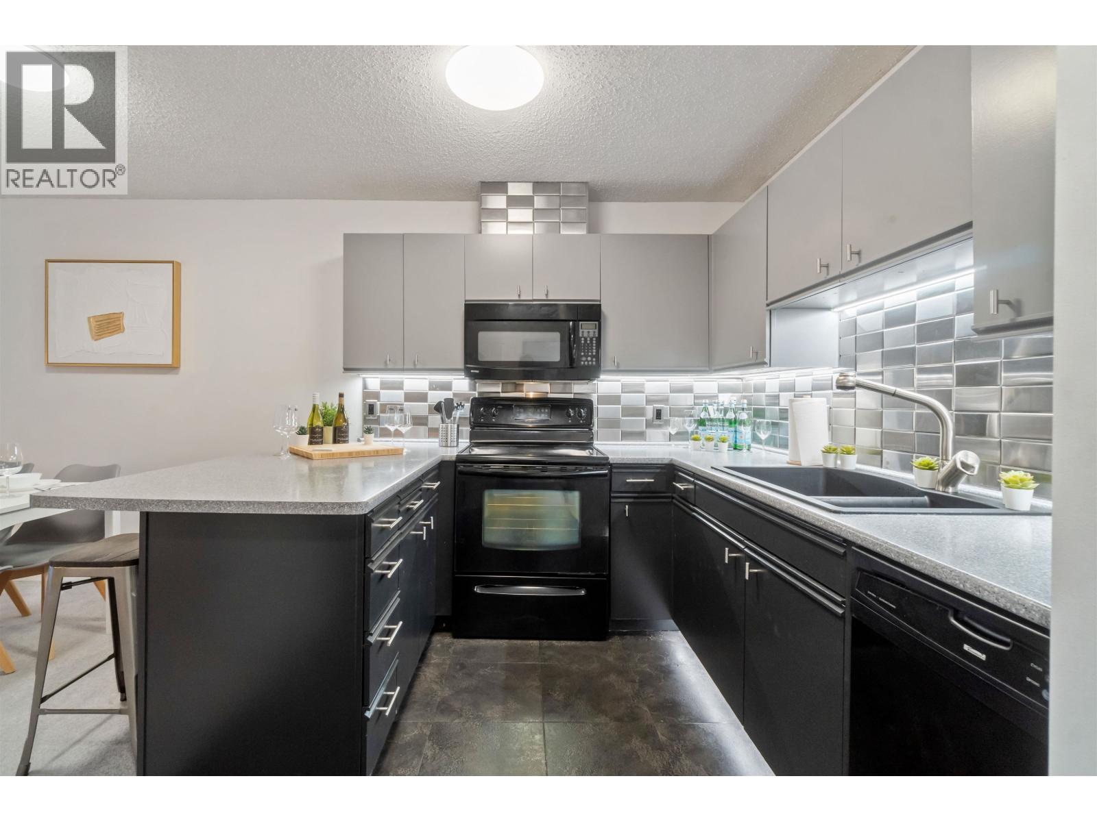 305 3970 CARRIGAN COURT, Burnaby