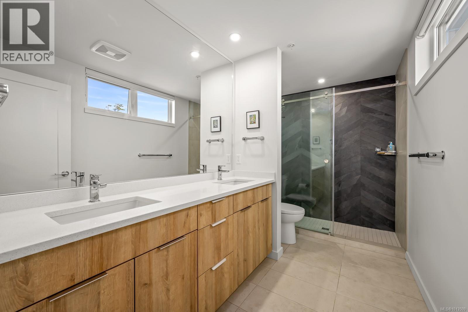 #406 536 ISLAND HWY S - 17