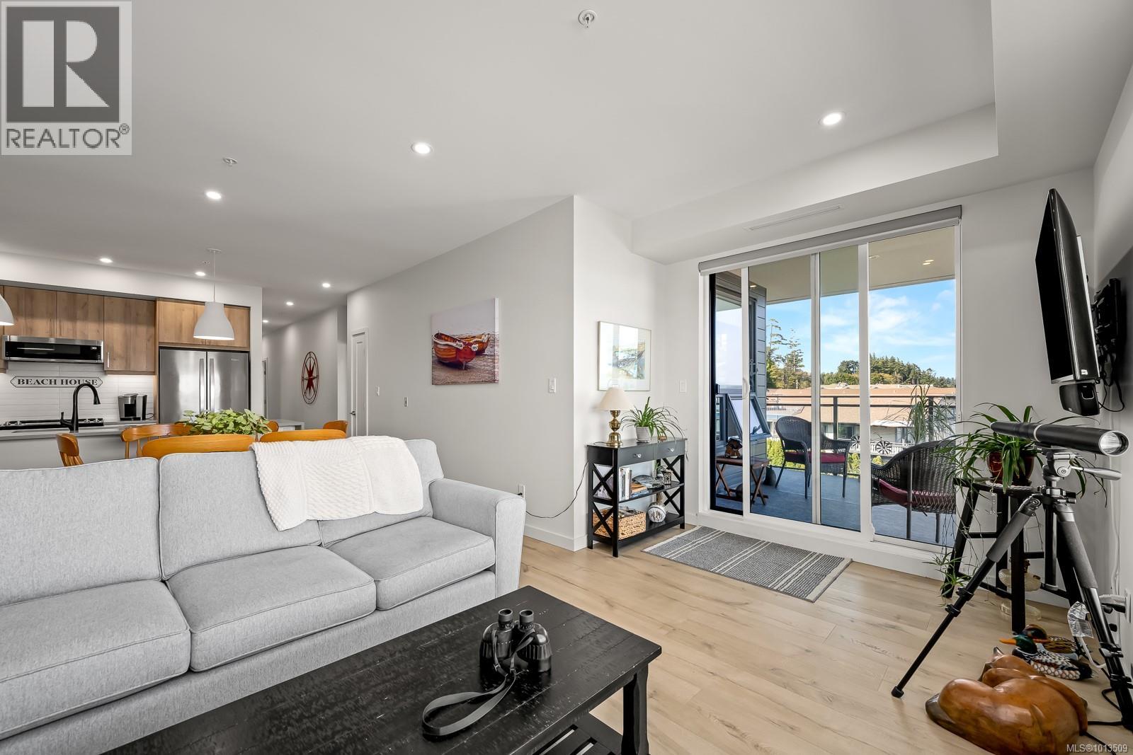 #406 536 ISLAND HWY S - 27