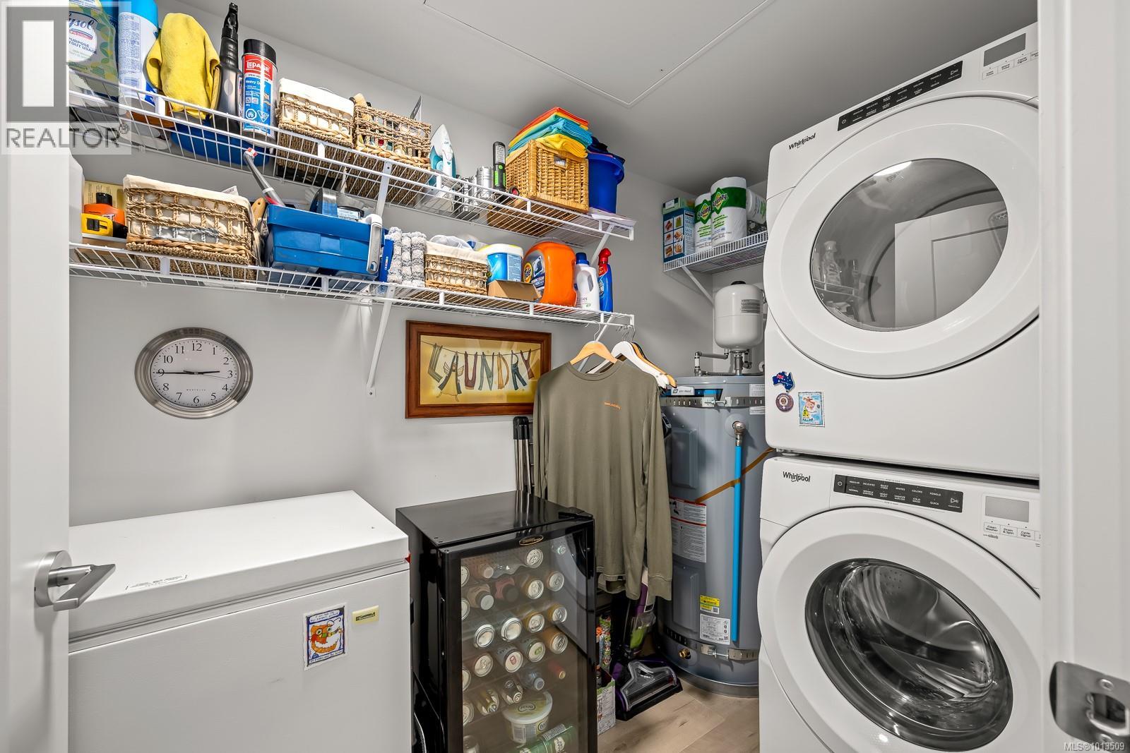 #406 536 ISLAND HWY S - 33