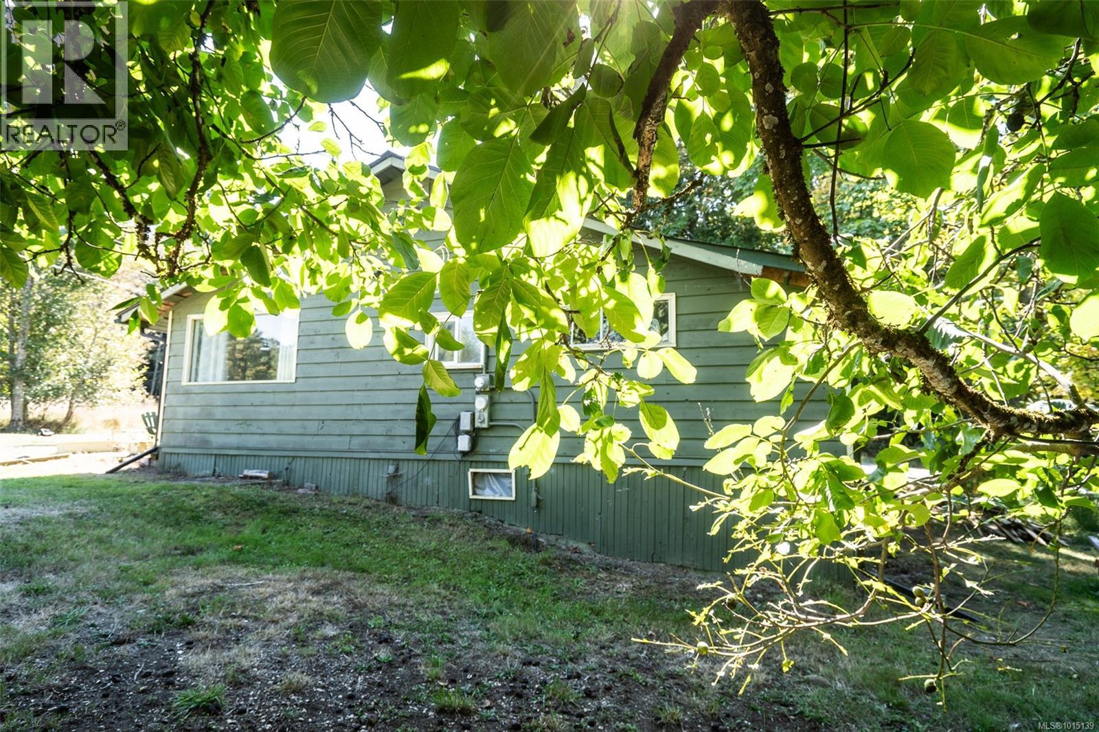 110 Ross Rd, Salt Spring