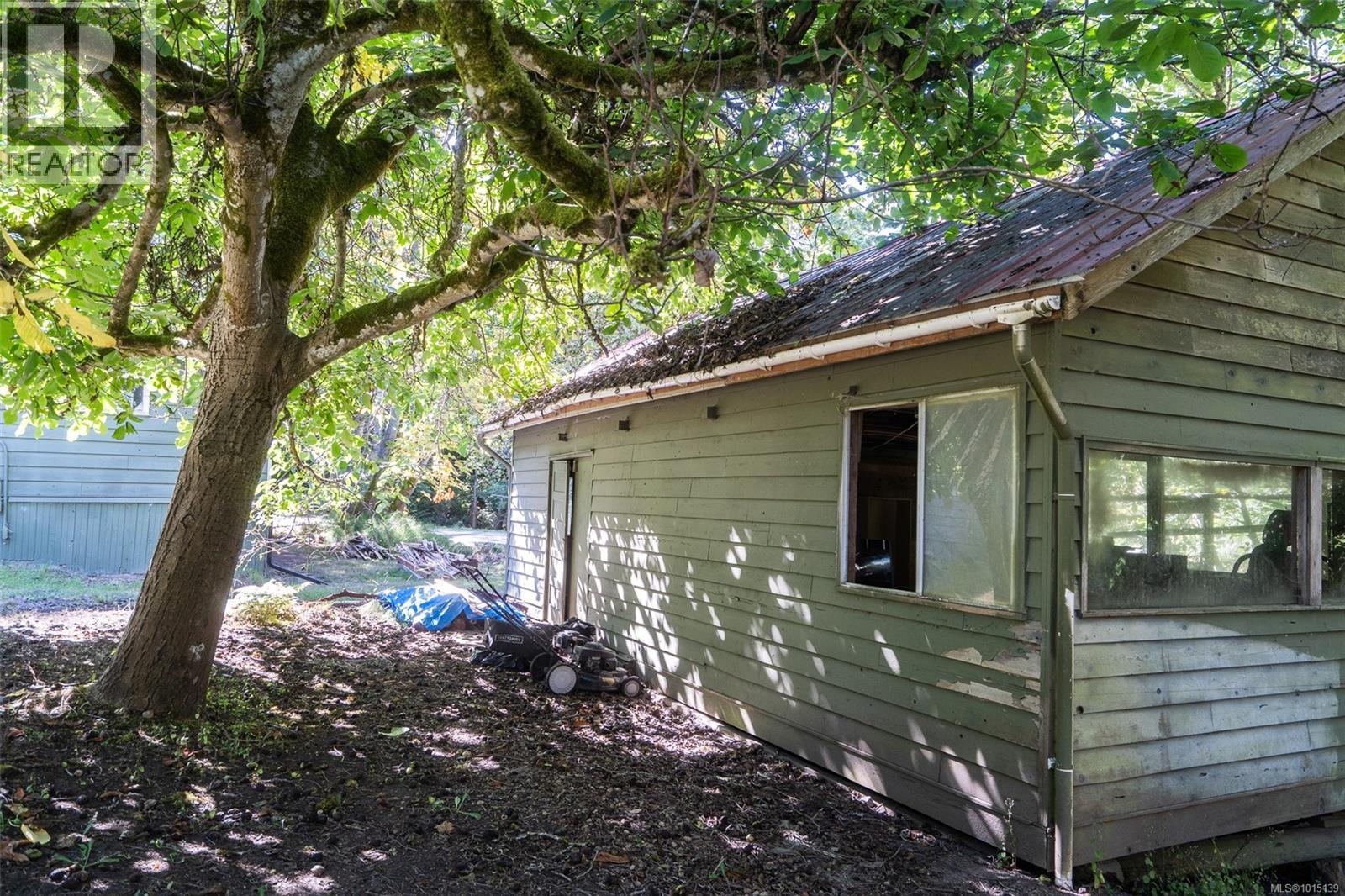 110 Ross Rd, Salt Spring