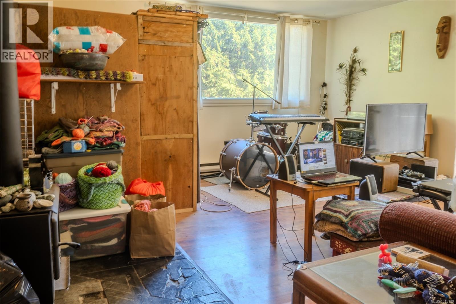 110 Ross Rd, Salt Spring