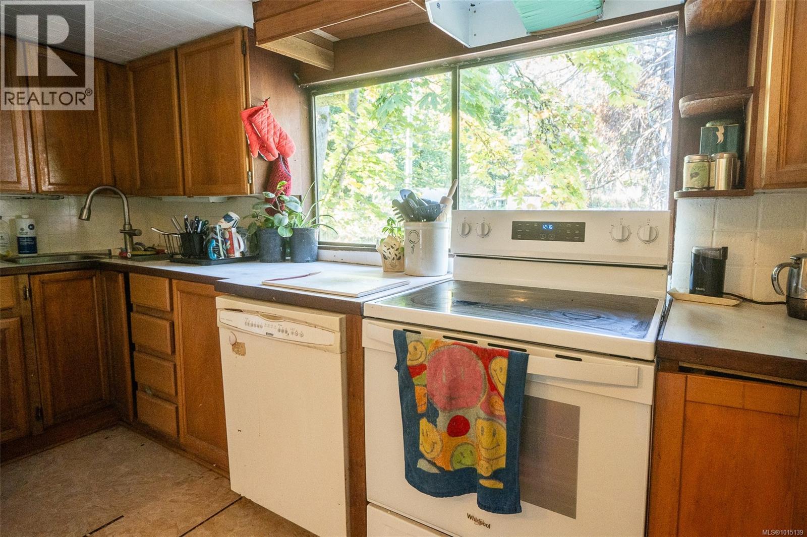110 Ross Rd, Salt Spring