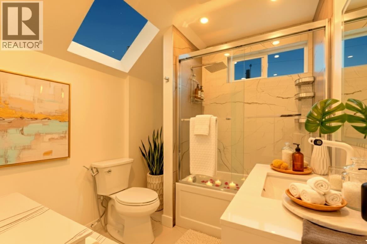 238 E 28TH STREET, North Vancouver