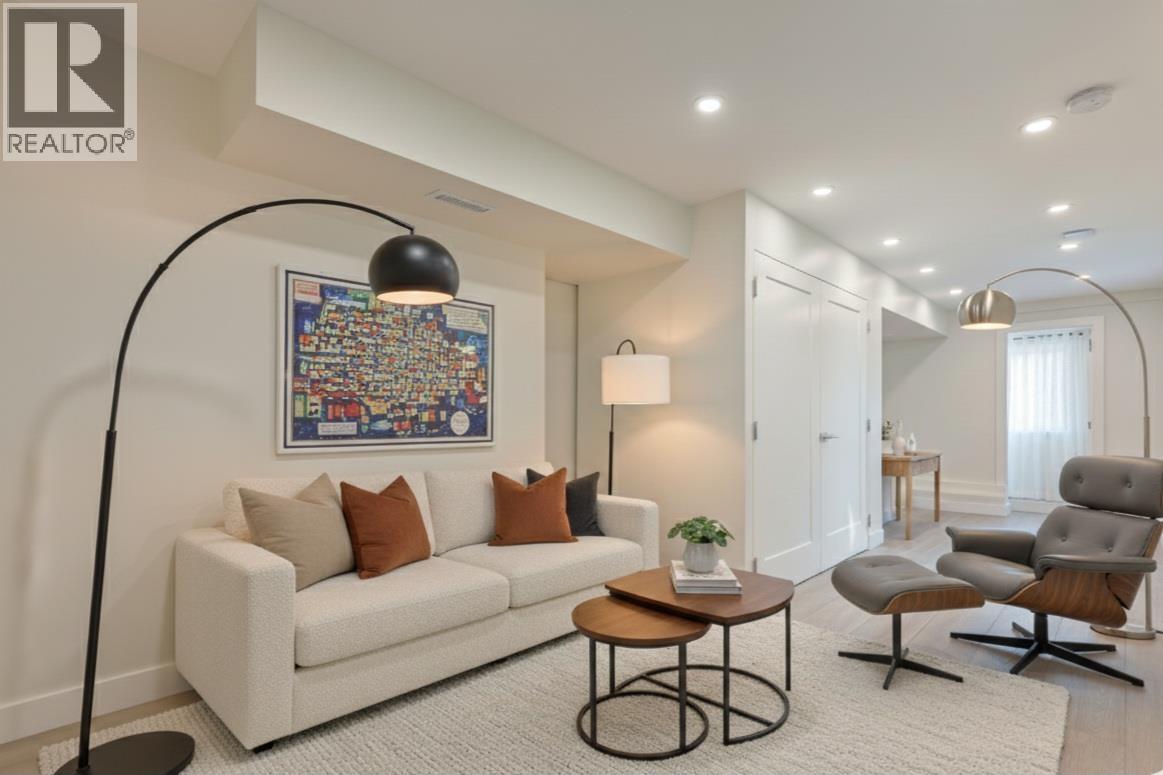 238 E 28TH STREET, North Vancouver