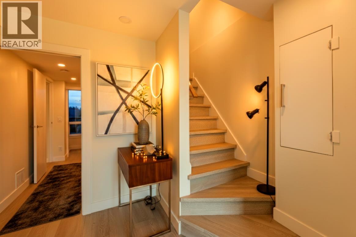 238 E 28TH STREET, North Vancouver