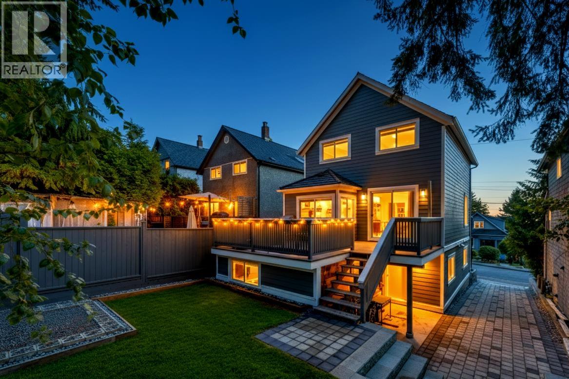 238 E 28TH STREET, North Vancouver