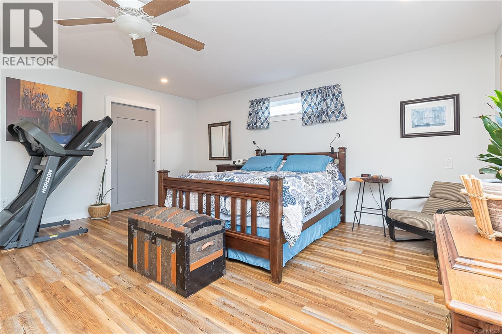 108 Crease Ave, Saanich