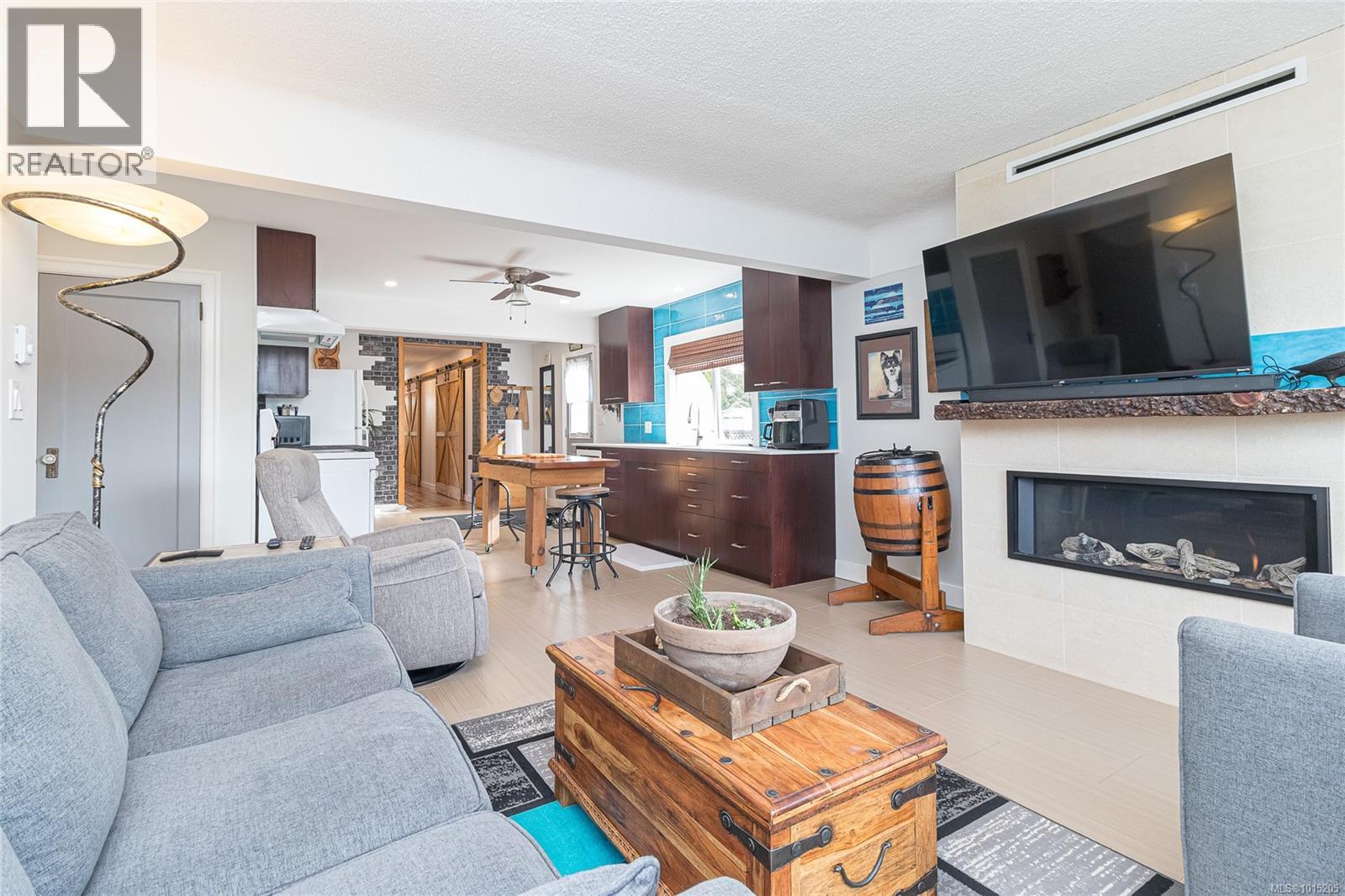 108 Crease Ave, Saanich