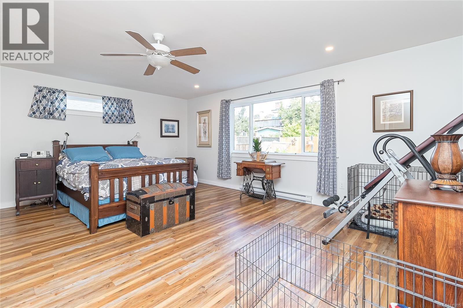 108 Crease Ave, Saanich