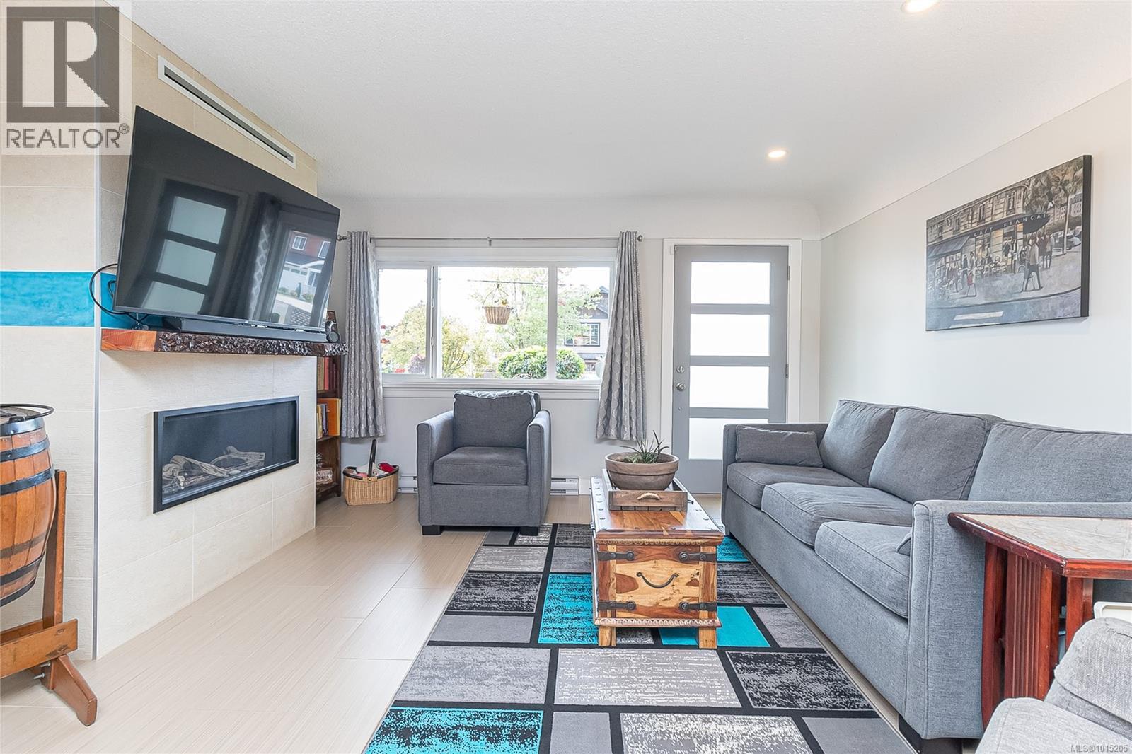 108 Crease Ave, Saanich