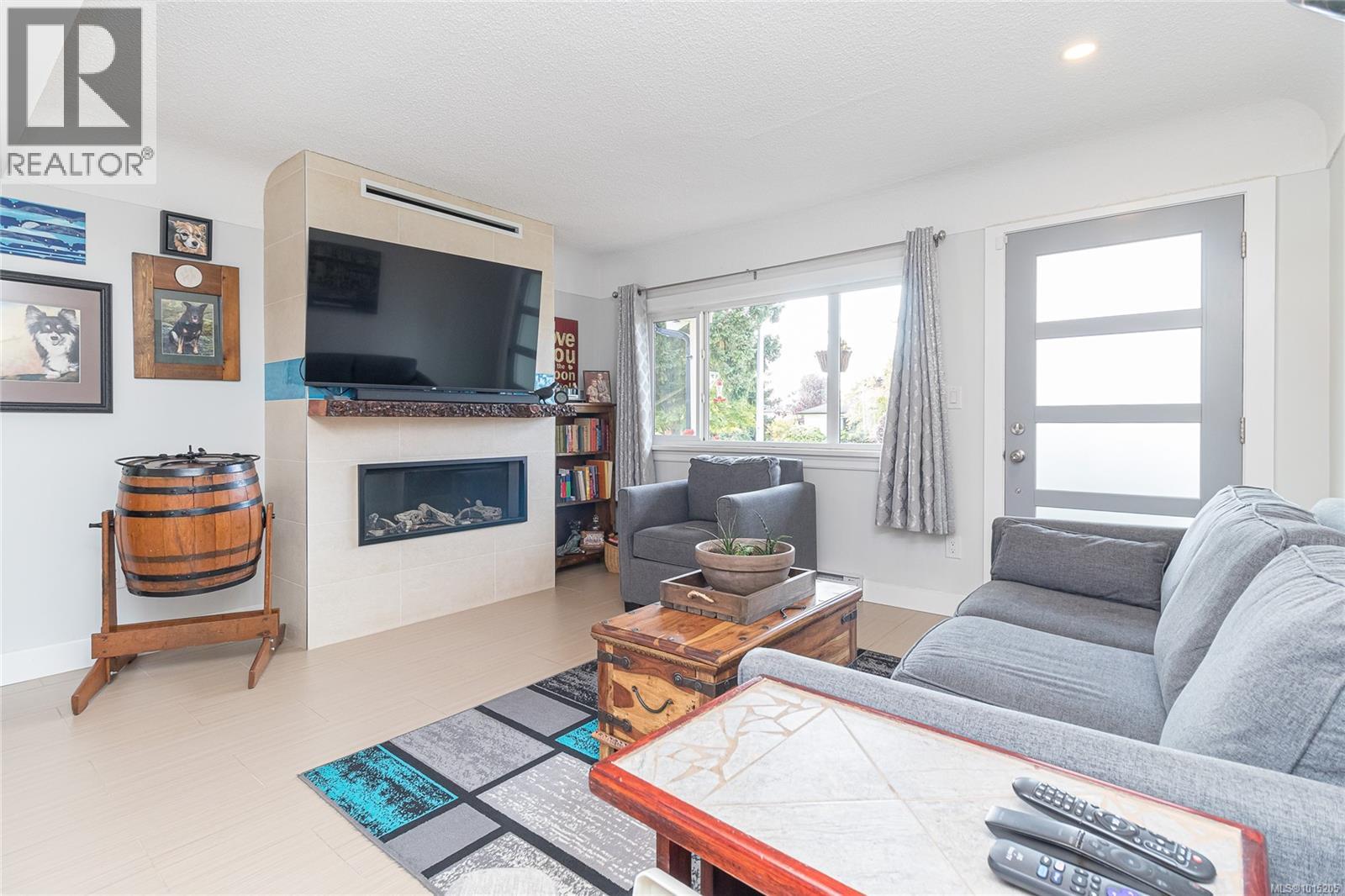 108 Crease Ave, Saanich