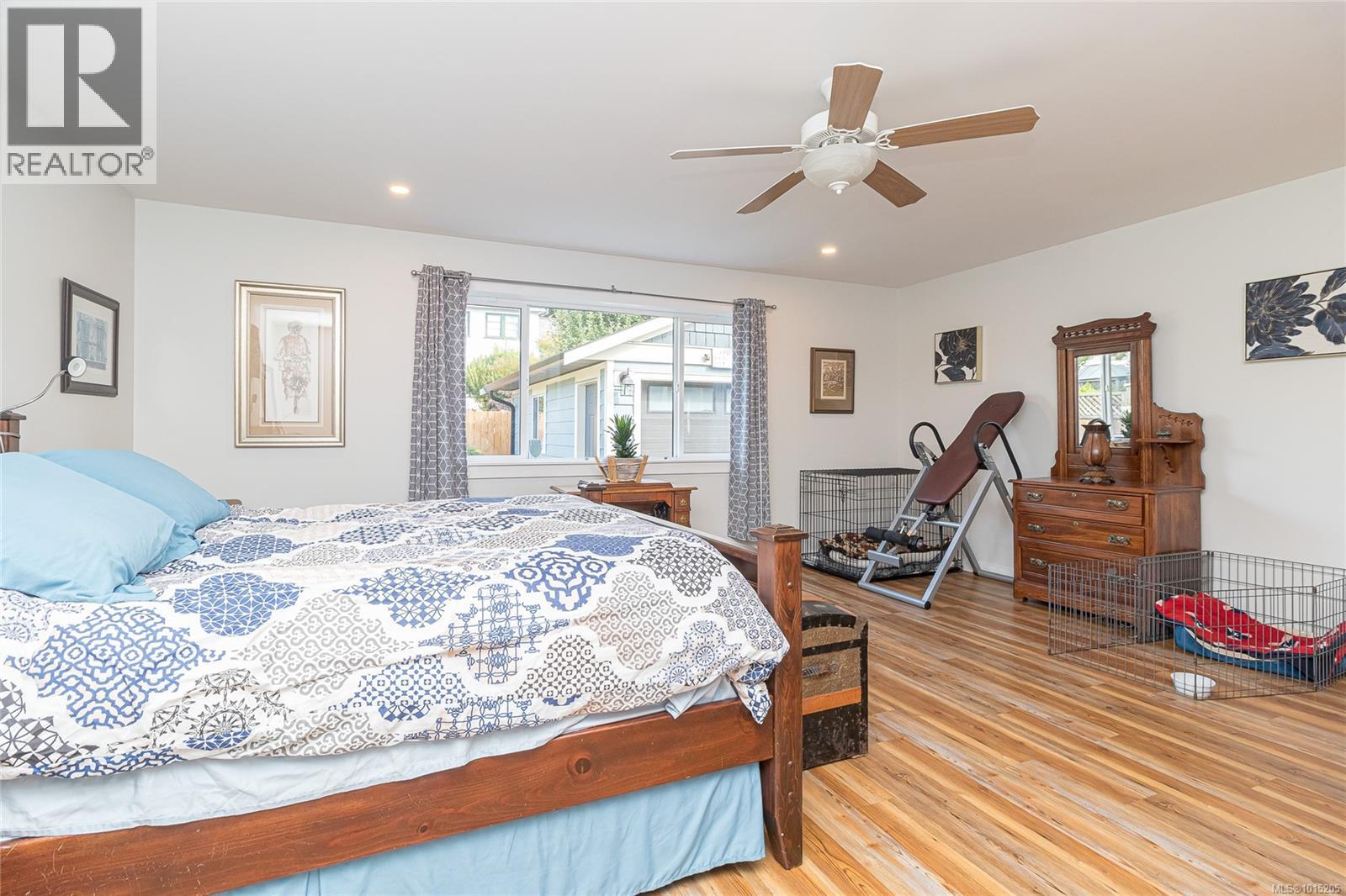 108 Crease Ave, Saanich