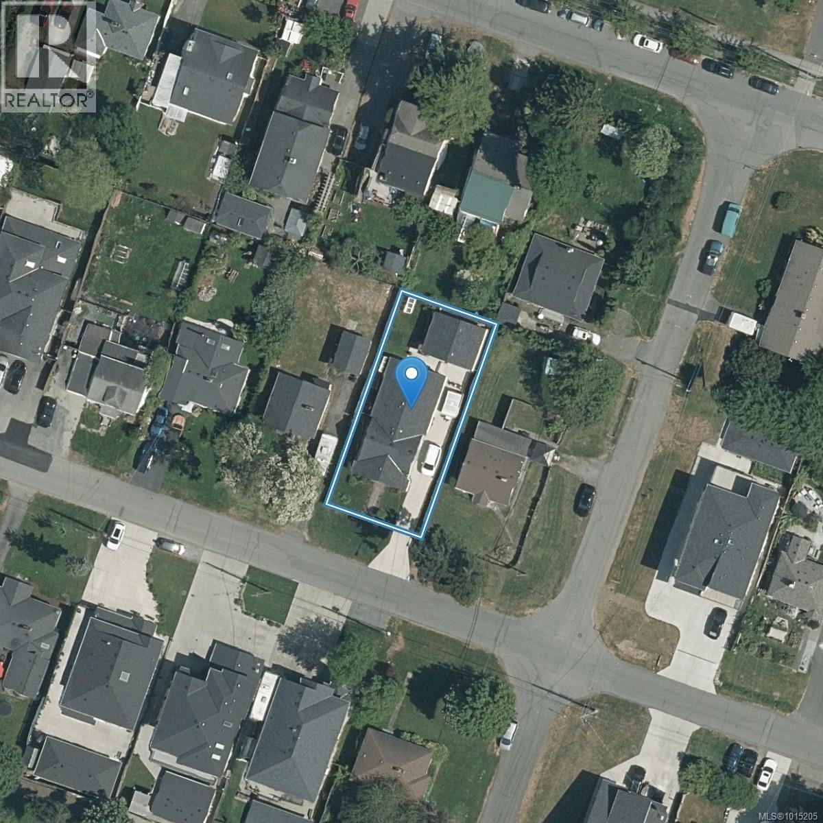 108 Crease Ave, Saanich