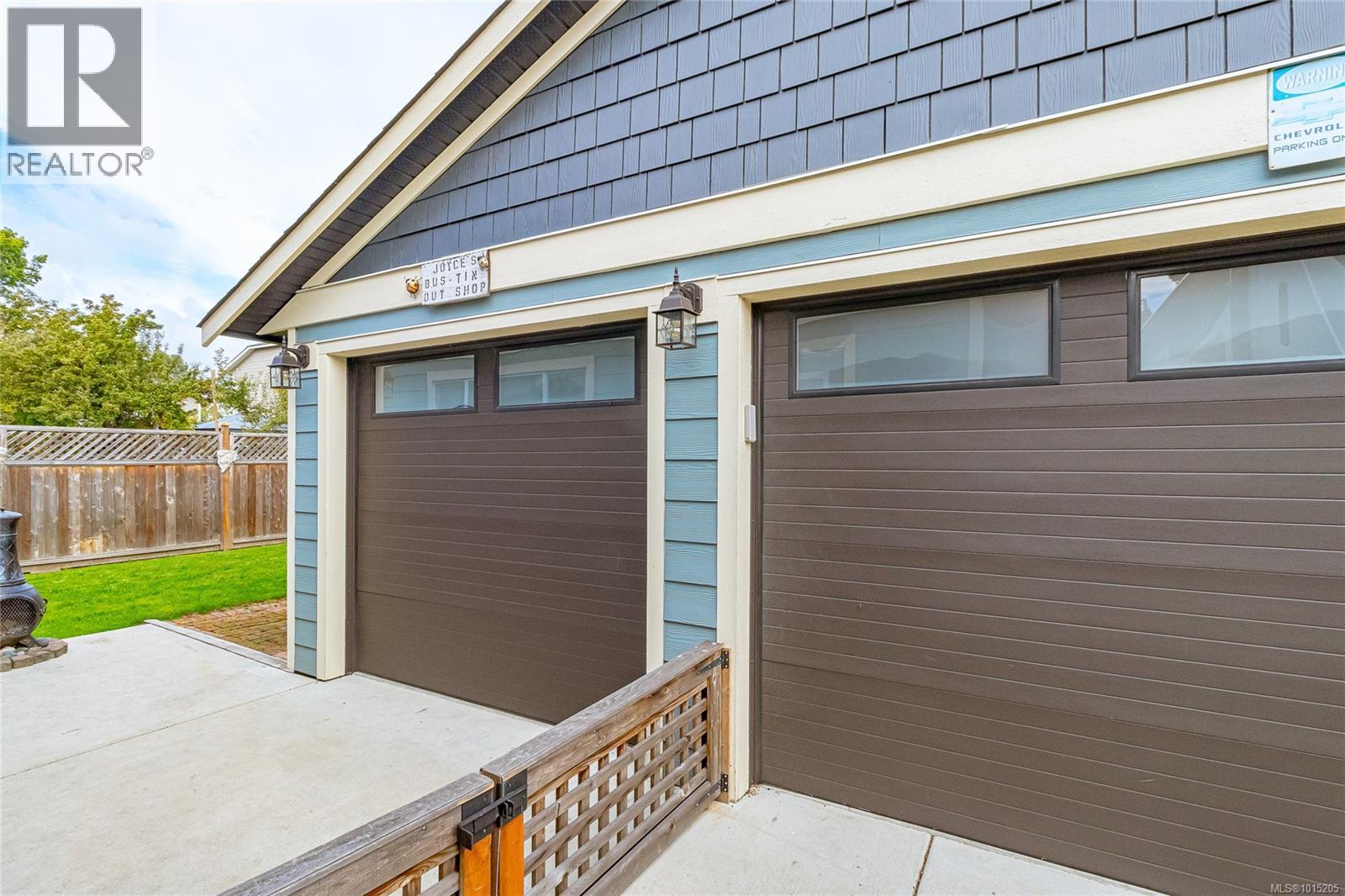 108 Crease Ave, Saanich