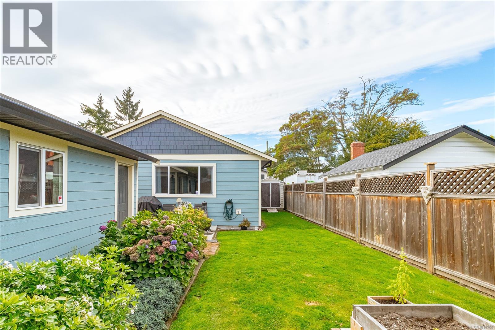 108 Crease Ave, Saanich