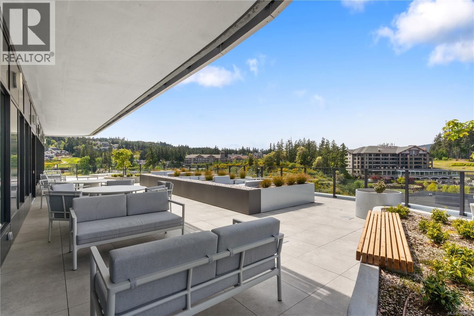 308 2000 Hannington Road, Langford