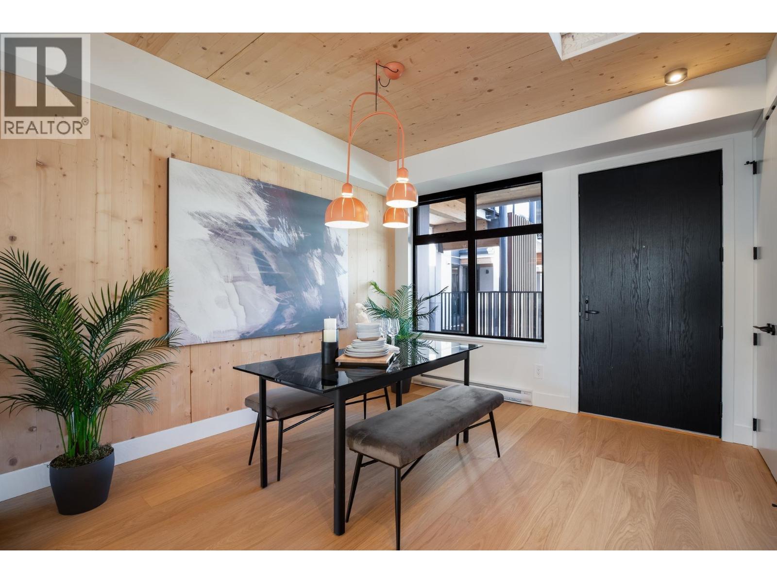 414 310 SALTER STREET, New Westminster