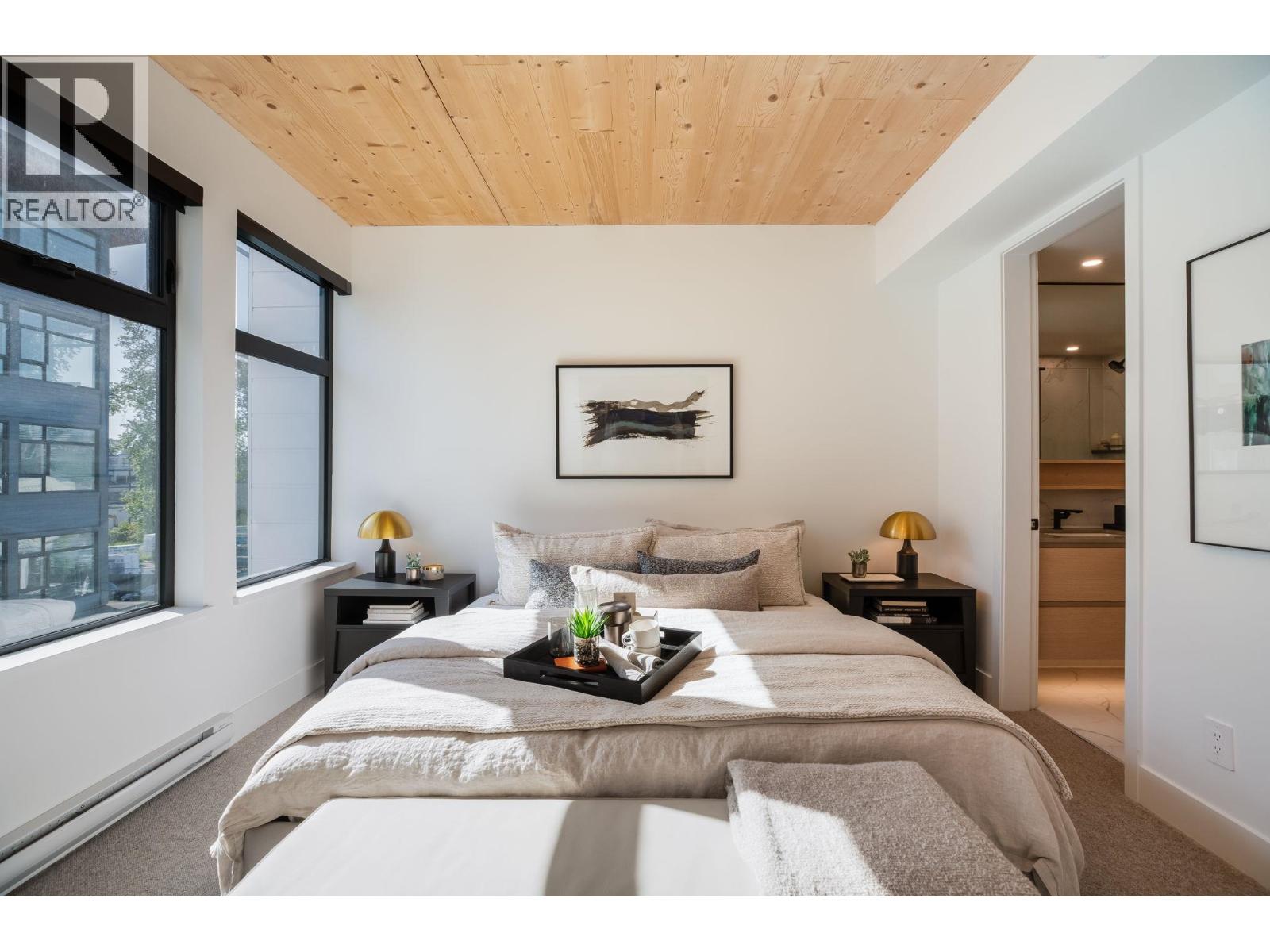 414 310 SALTER STREET, New Westminster